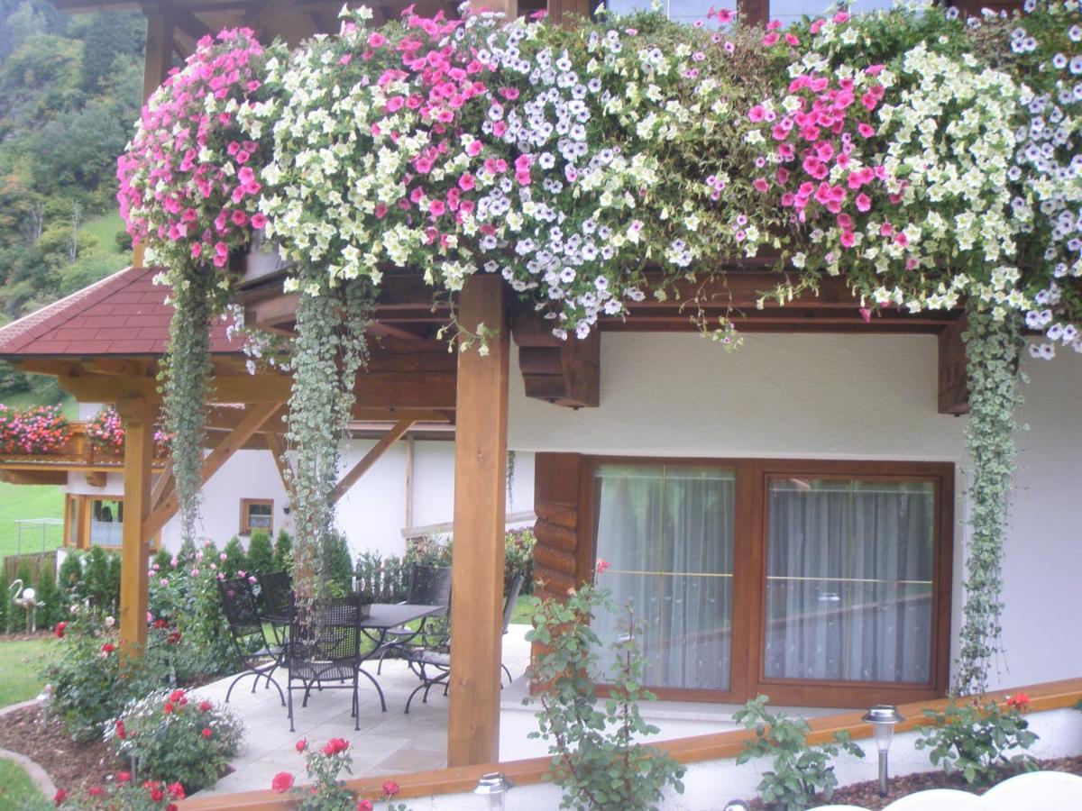 Landhaus Knoflach Neustift im Stubaital Habitación foto